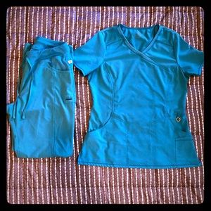 Cherokee Infinity Scrub Set Size Med in Turquoise